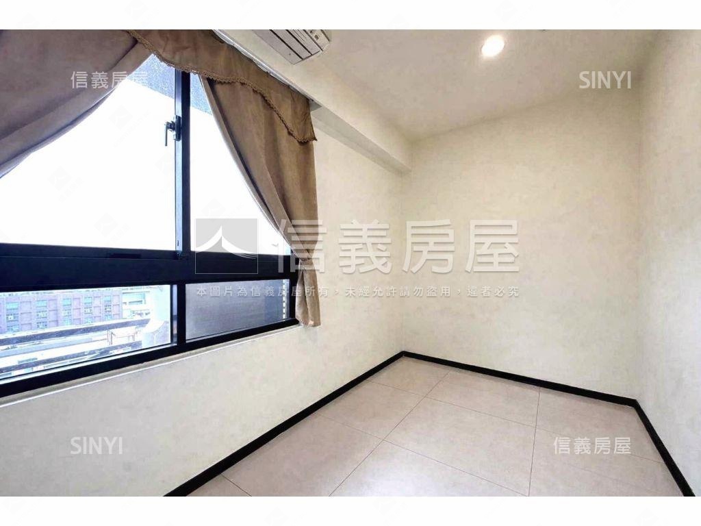 世界Ｗ高樓採光＋坡平車位房屋室內格局與周邊環境