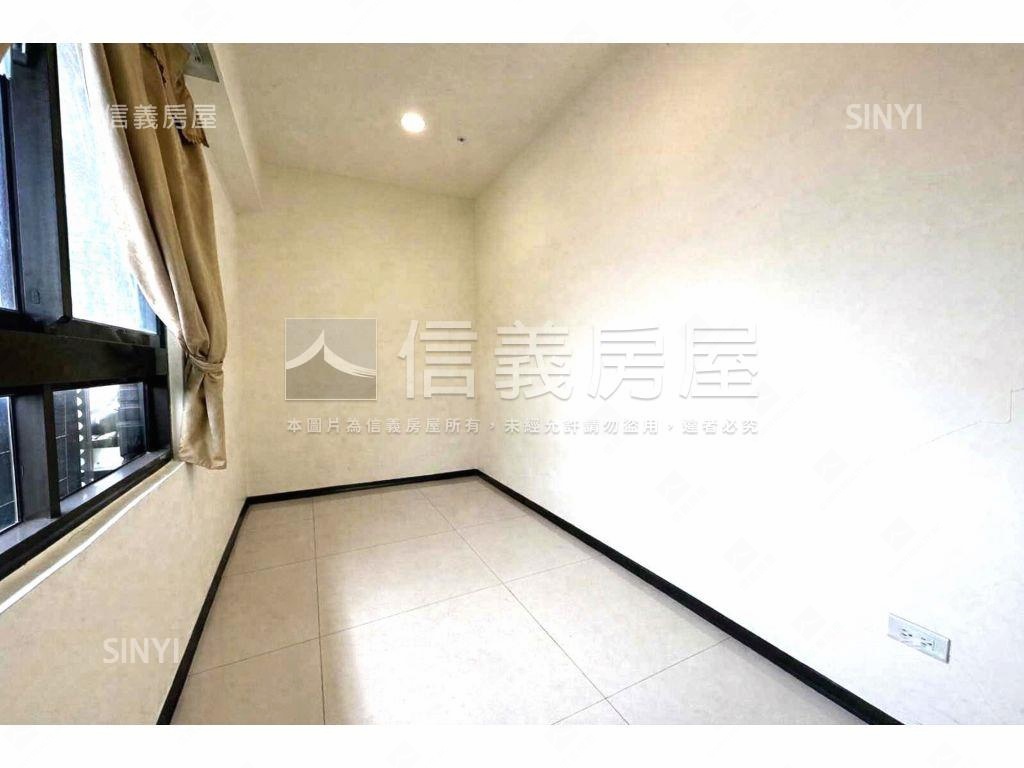 世界Ｗ高樓採光＋坡平車位房屋室內格局與周邊環境