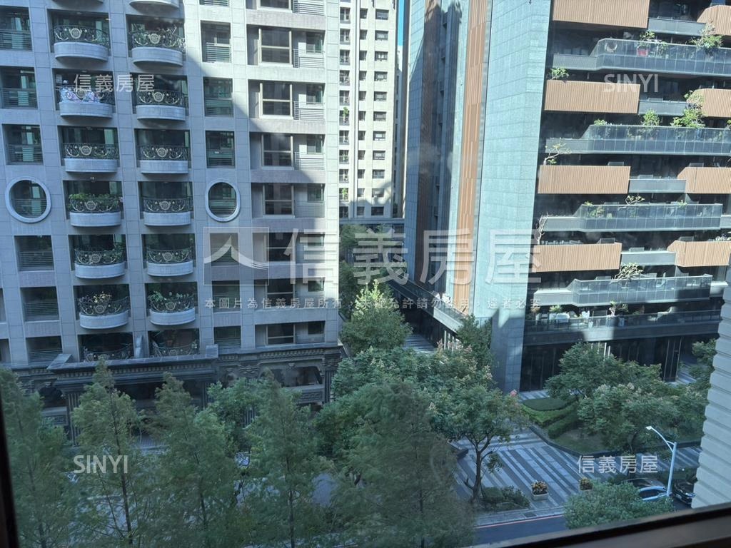 達麗首席邊間兩房車位房屋室內格局與周邊環境