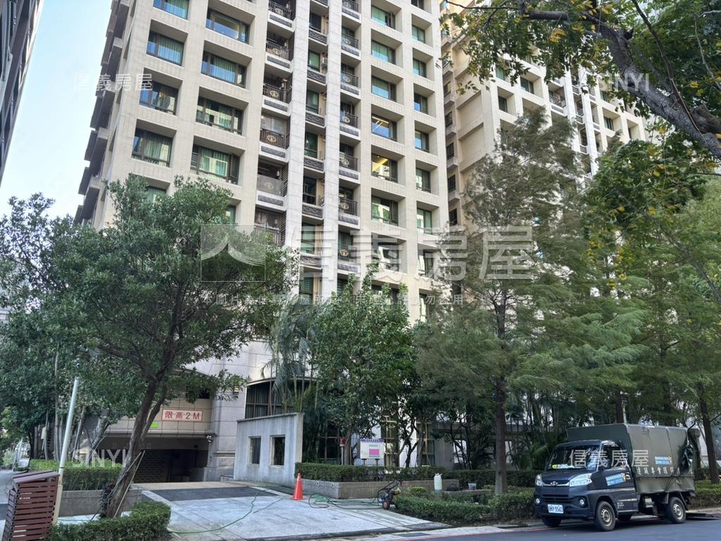 達麗首席邊間兩房車位房屋室內格局與周邊環境