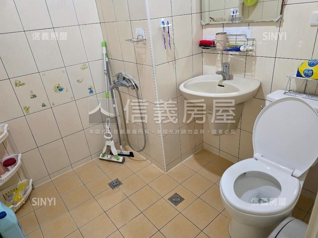 徐匯捷運電梯三房房屋室內格局與周邊環境