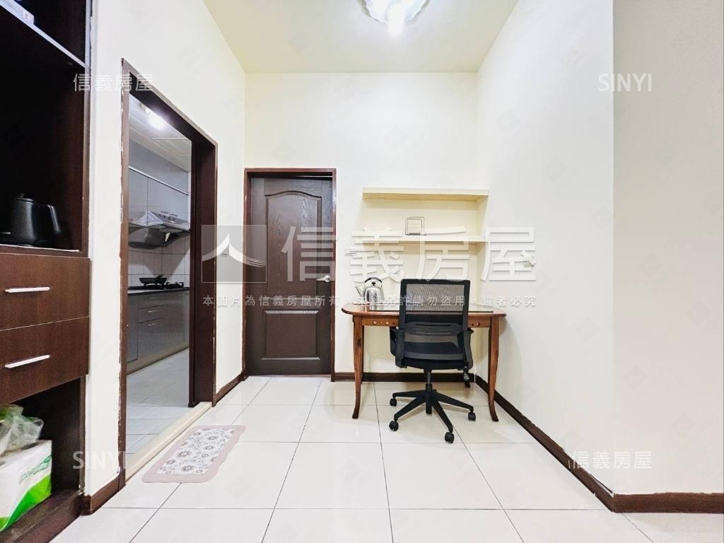 徐匯捷運電梯三房房屋室內格局與周邊環境