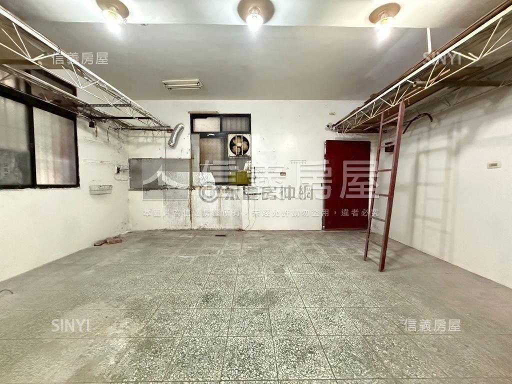 西區大同街大面寬庭院透天房屋室內格局與周邊環境