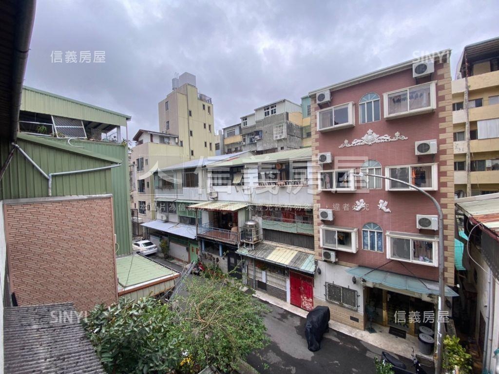 西區大同街大面寬庭院透天房屋室內格局與周邊環境