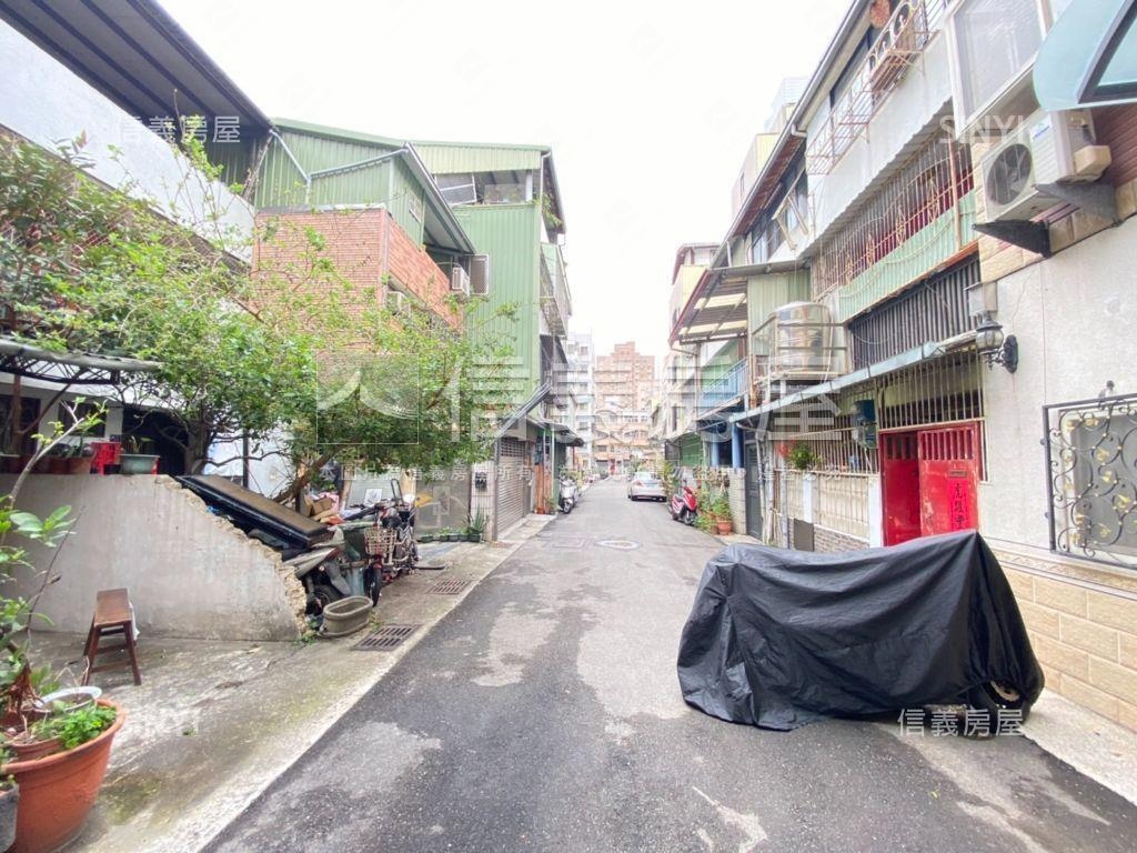 西區大同街大面寬庭院透天房屋室內格局與周邊環境