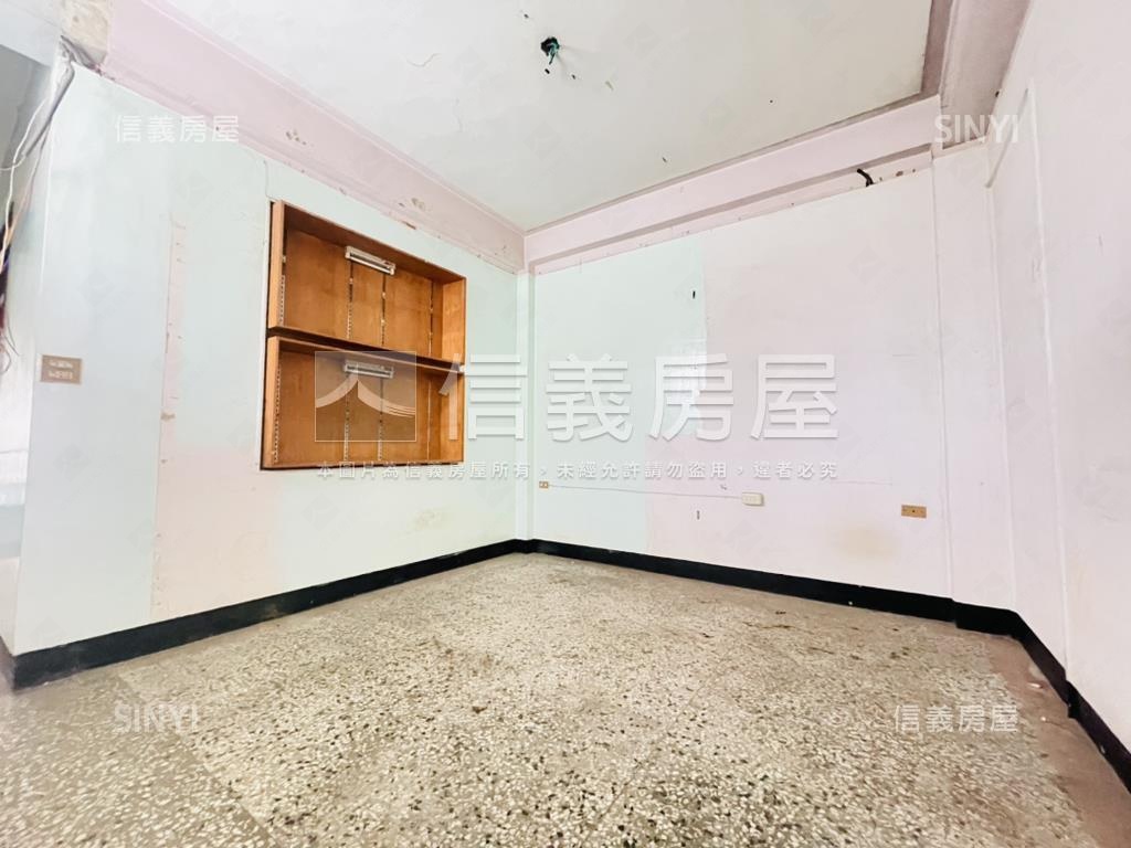 正西門路黃金商業店面房屋室內格局與周邊環境