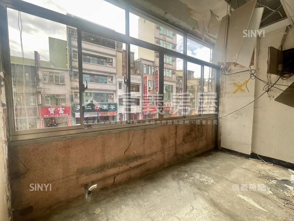 正西門路黃金商業店面房屋室內格局與周邊環境