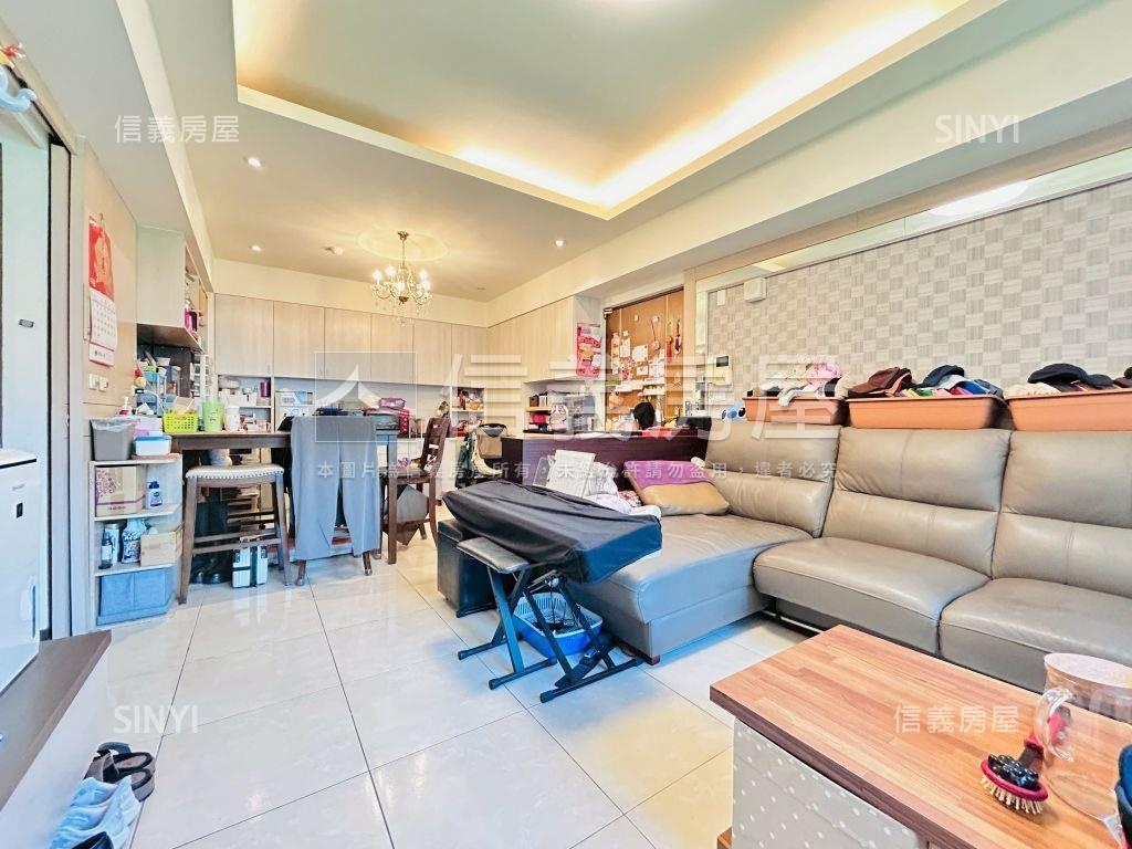 專任竹城富士邊間三房車位房屋室內格局與周邊環境