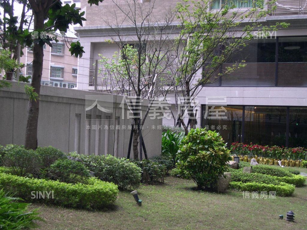 專任竹城富士邊間三房車位房屋室內格局與周邊環境