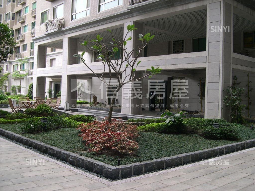 專任竹城富士邊間三房車位房屋室內格局與周邊環境