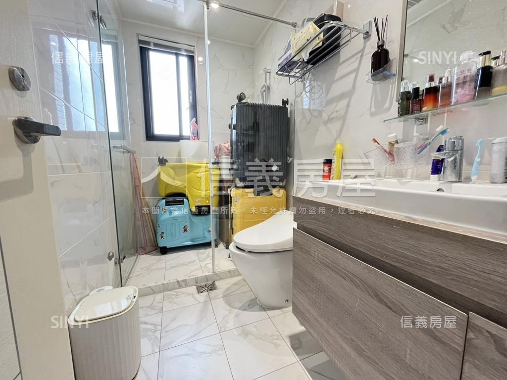 舒適精裝潢三房平車美宅房屋室內格局與周邊環境