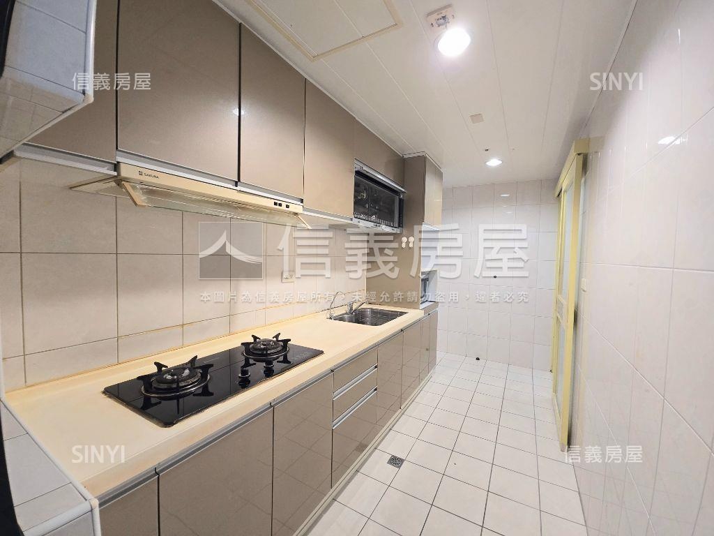 專任中北大光韻靜好三房房屋室內格局與周邊環境