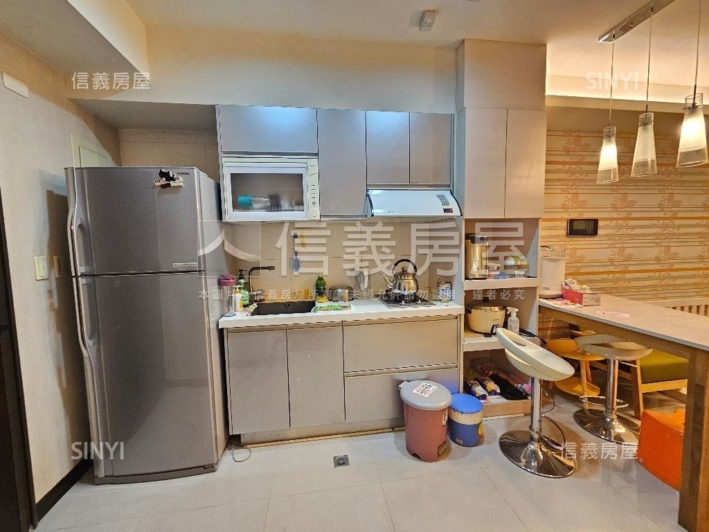 杜拜精裝質感低總價兩房房屋室內格局與周邊環境