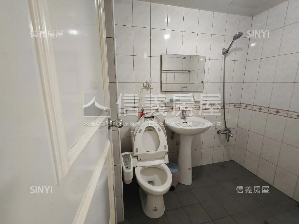 來了來了首購新婚族上車了房屋室內格局與周邊環境