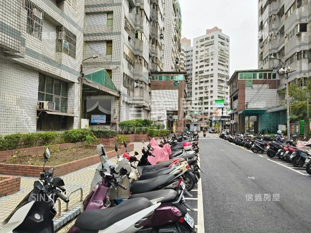 來了來了首購新婚族上車了房屋室內格局與周邊環境