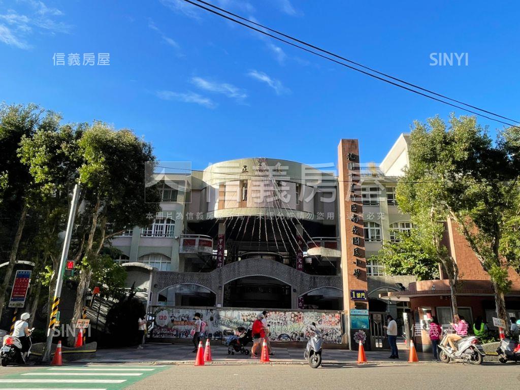 稀有釋出采都四房雙車位房屋室內格局與周邊環境
