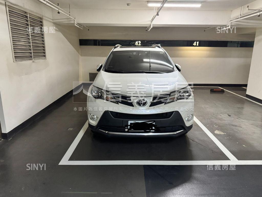 閱世界｜稀有四房平面車位房屋室內格局與周邊環境