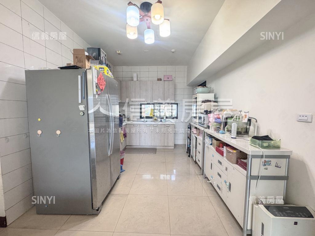 公園首排中高樓四房平車房屋室內格局與周邊環境