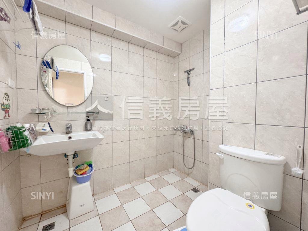 公園首排中高樓四房平車房屋室內格局與周邊環境