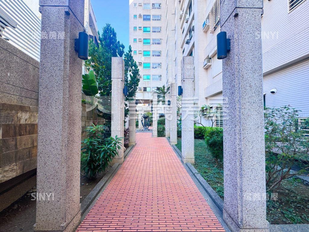 公園首排中高樓四房平車房屋室內格局與周邊環境