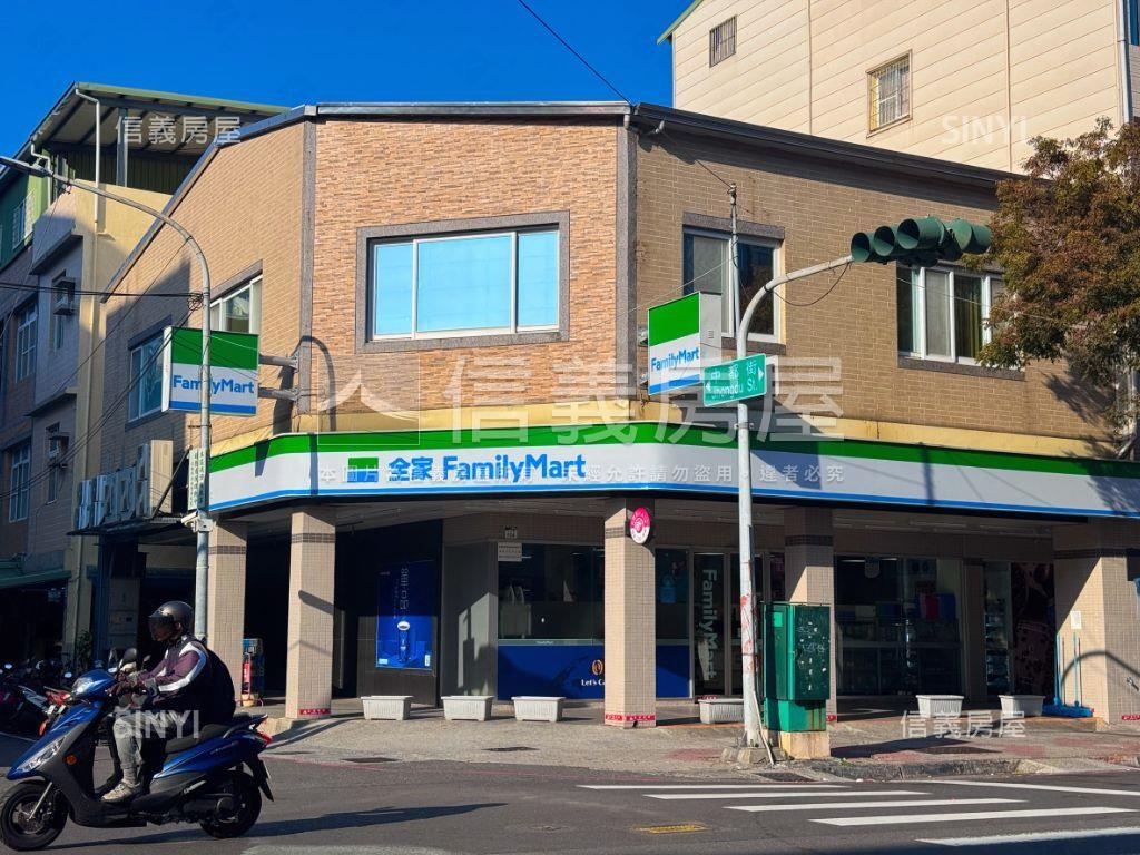 公園首排中高樓四房平車房屋室內格局與周邊環境