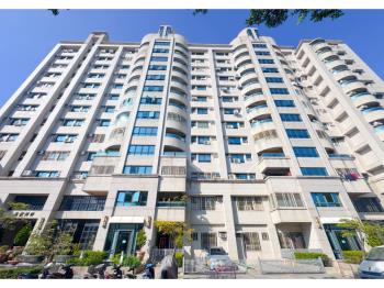 公園首排中高樓四房平車