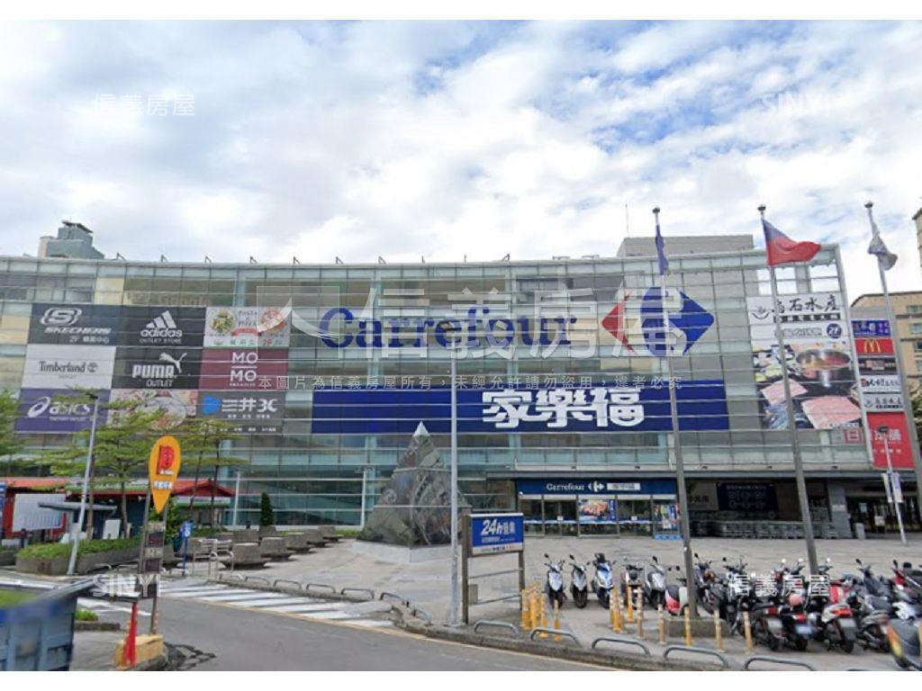 新四合苑樓中樓四房車位房屋室內格局與周邊環境