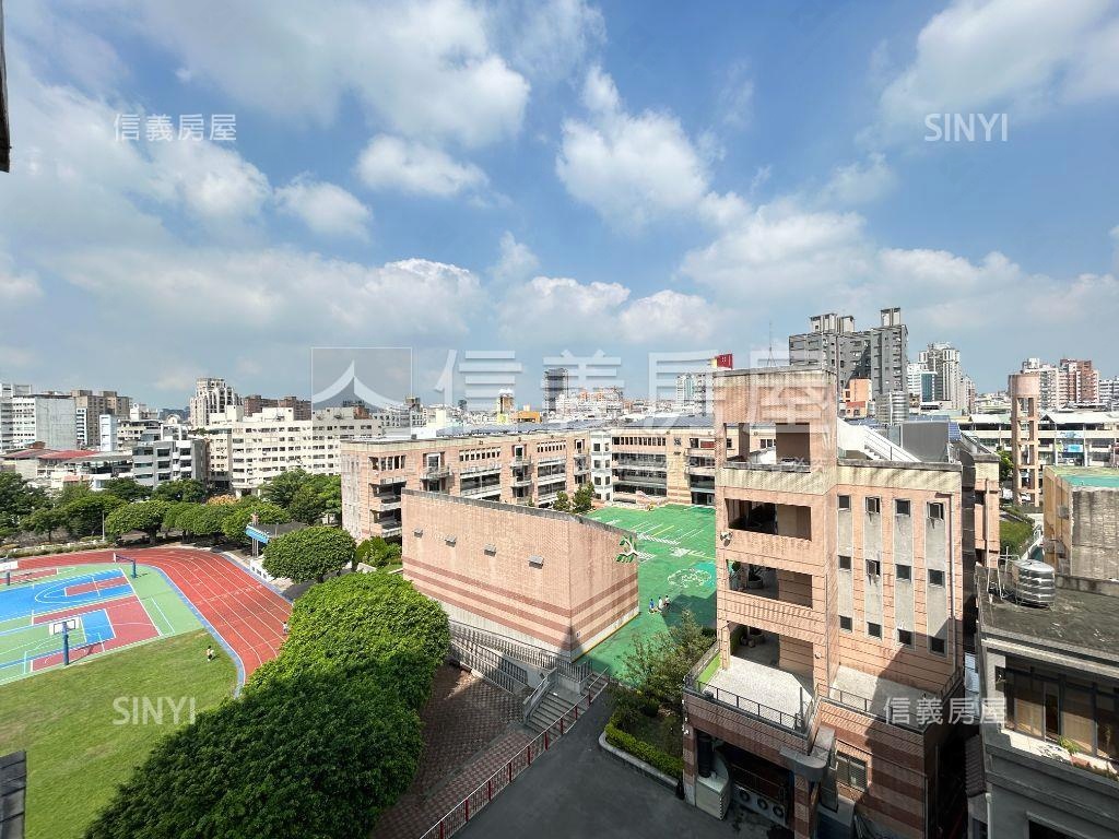 中華國小旁三房平面車位房屋室內格局與周邊環境