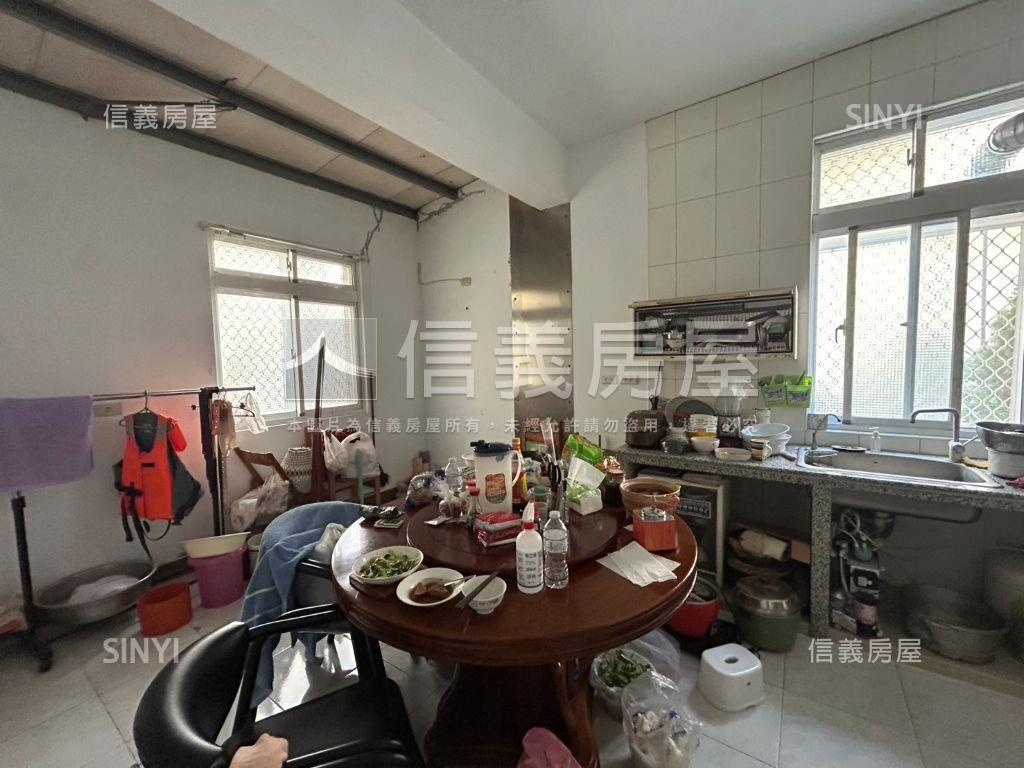 高鐵大面寬邊間一樓公寓房屋室內格局與周邊環境