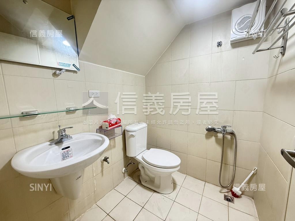 近７４孝親美透天屋況佳房屋室內格局與周邊環境