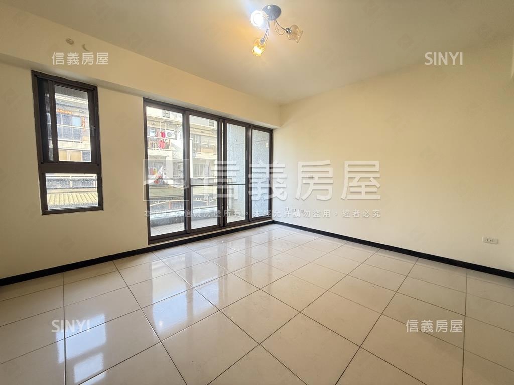 近７４孝親美透天屋況佳房屋室內格局與周邊環境