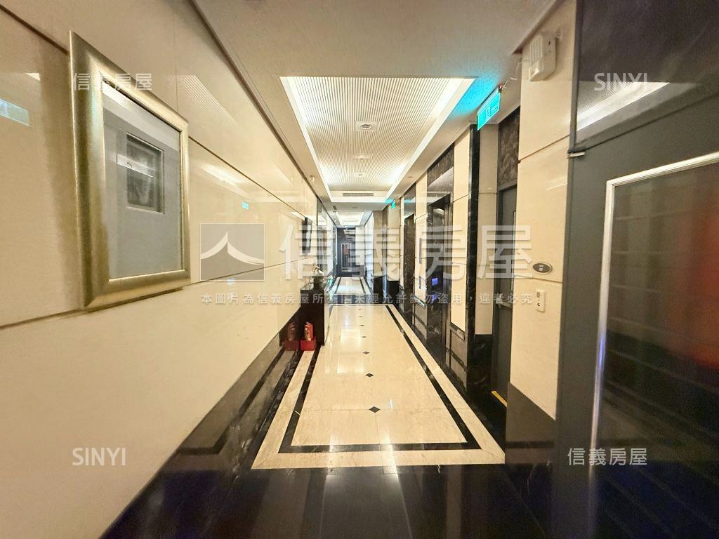 信義星座【專任】高樓景觀房屋室內格局與周邊環境