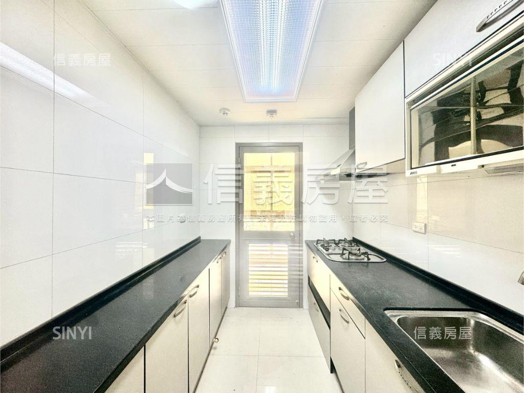 海漾３房優質坡平車位房屋室內格局與周邊環境