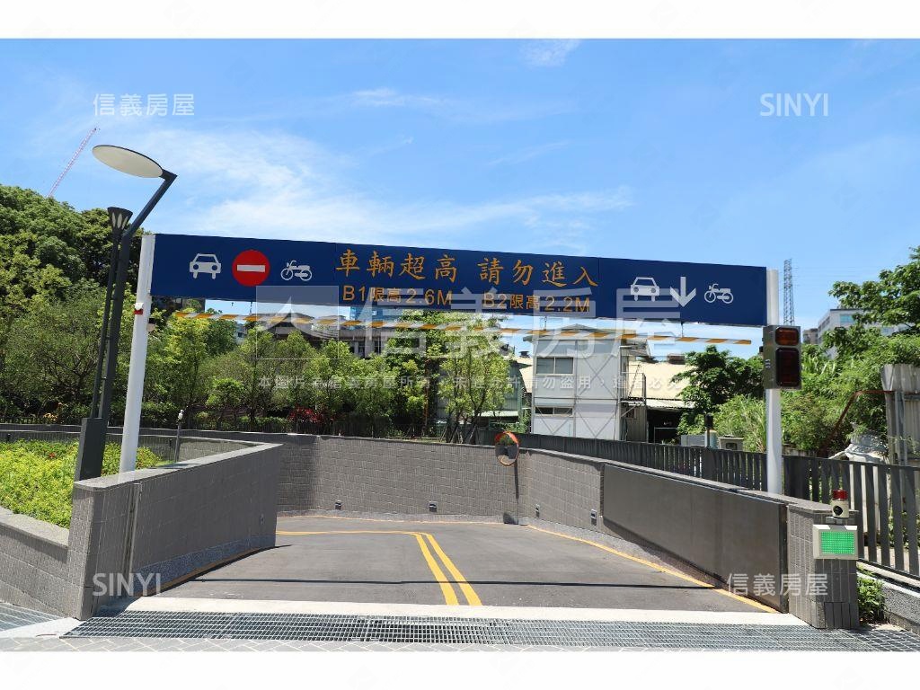 永寧捷運站高層２戶辦公房屋室內格局與周邊環境