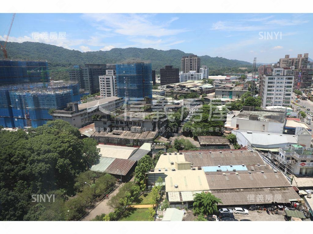 永寧捷運站高層２戶辦公房屋室內格局與周邊環境