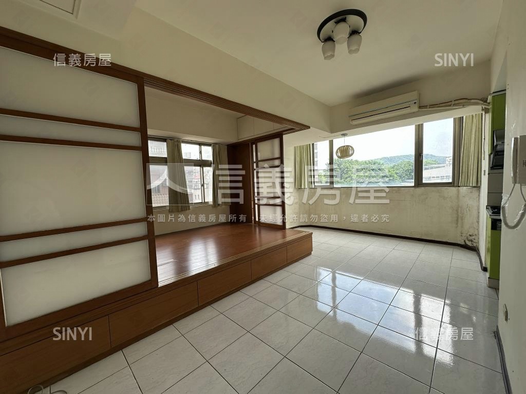 低總價名峰天下兩房房屋室內格局與周邊環境