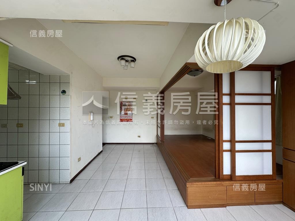 低總價名峰天下兩房房屋室內格局與周邊環境