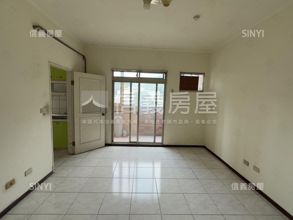 低總價名峰天下兩房房屋室內格局與周邊環境