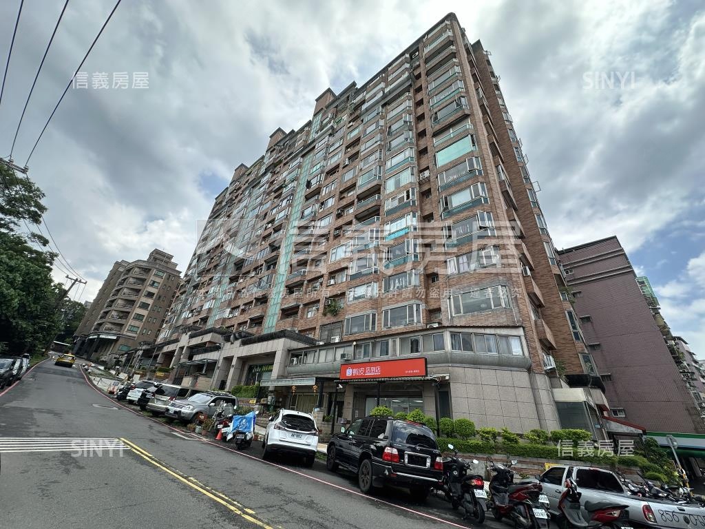 低總價名峰天下兩房房屋室內格局與周邊環境