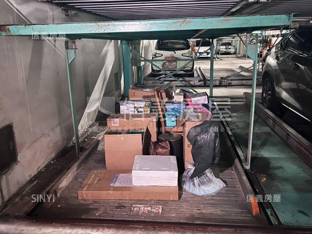 荷堤車位５３號房屋室內格局與周邊環境