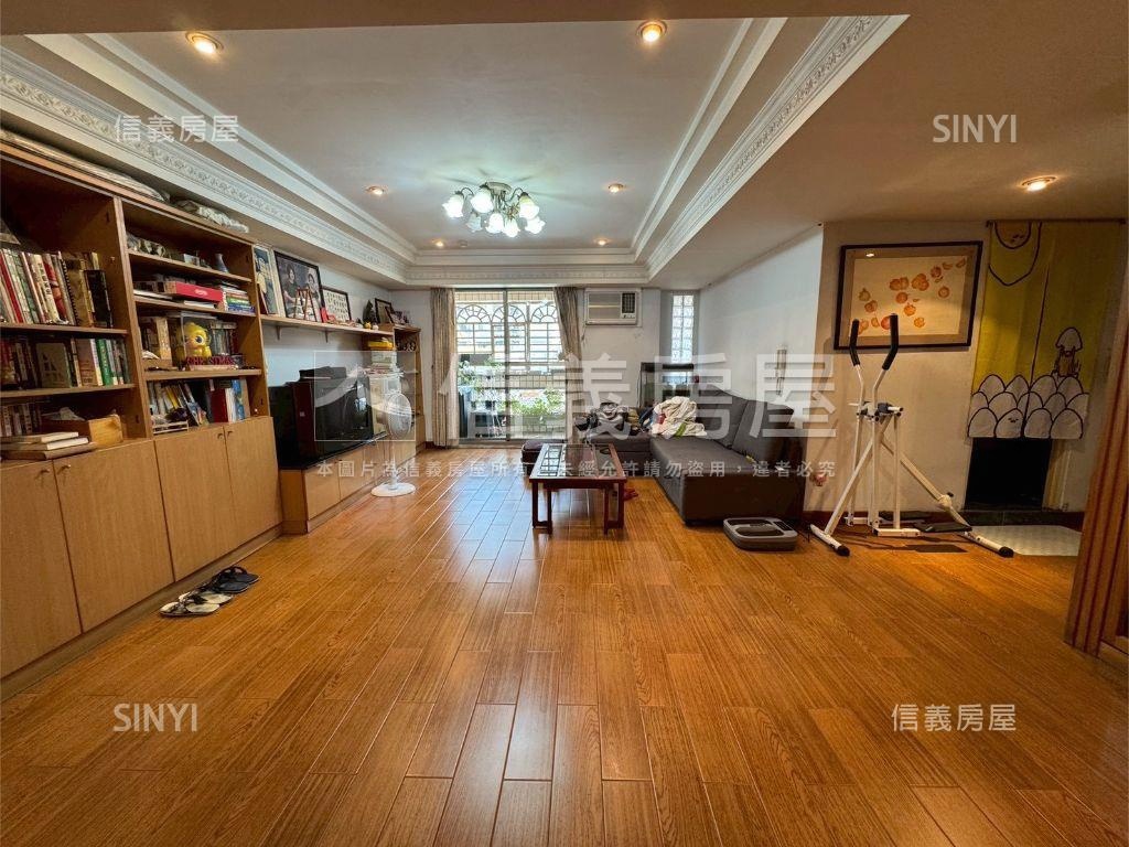 當層一戶雙衛浴開窗雙車位房屋室內格局與周邊環境