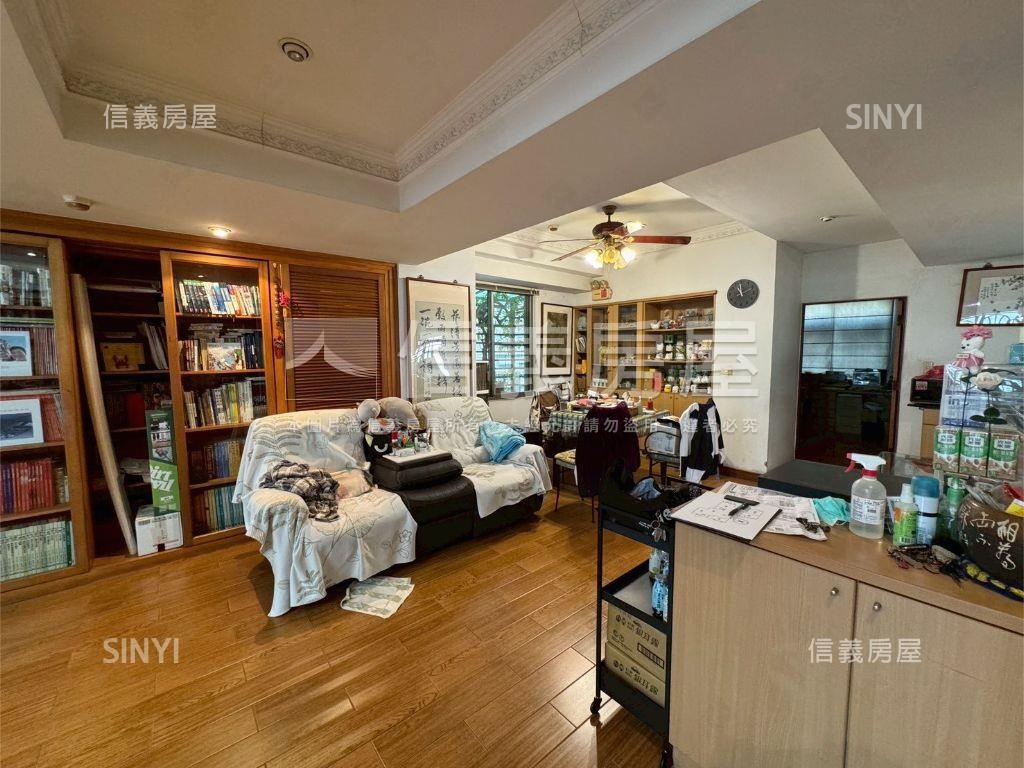 當層一戶雙衛浴開窗雙車位房屋室內格局與周邊環境