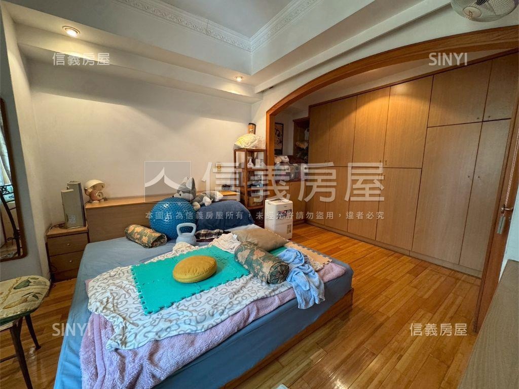 當層一戶雙衛浴開窗雙車位房屋室內格局與周邊環境