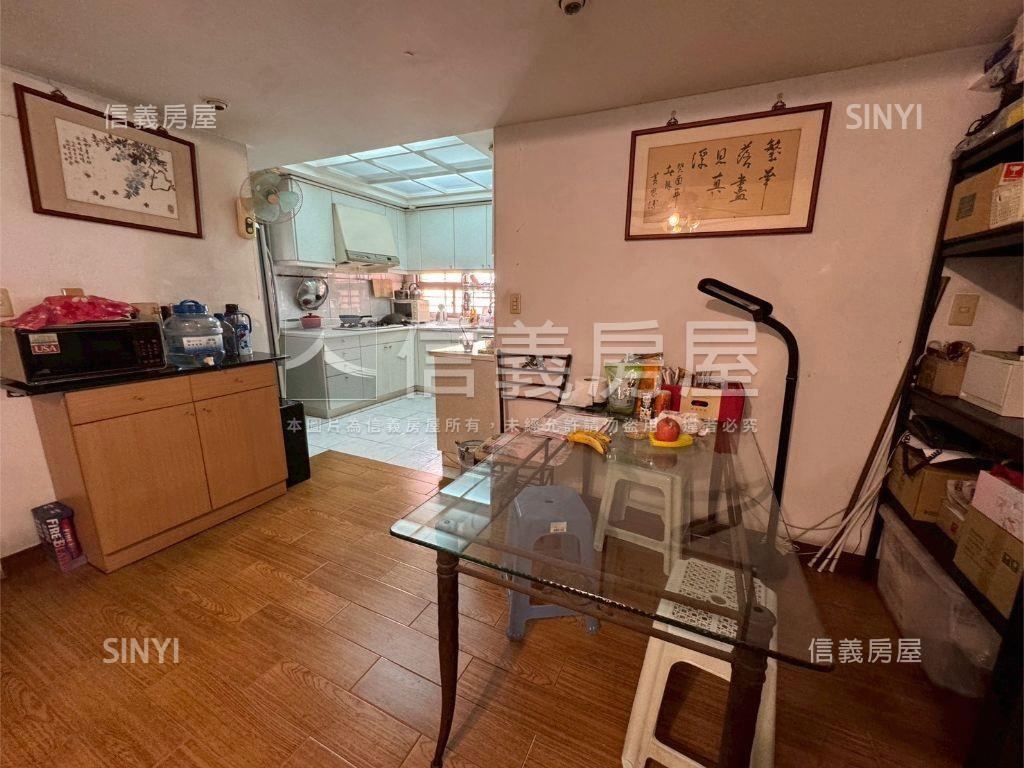 當層一戶雙衛浴開窗雙車位房屋室內格局與周邊環境