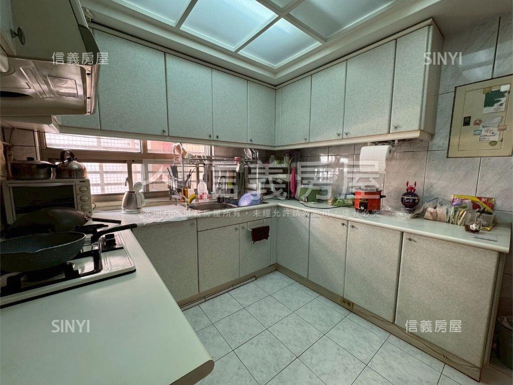 當層一戶雙衛浴開窗雙車位房屋室內格局與周邊環境