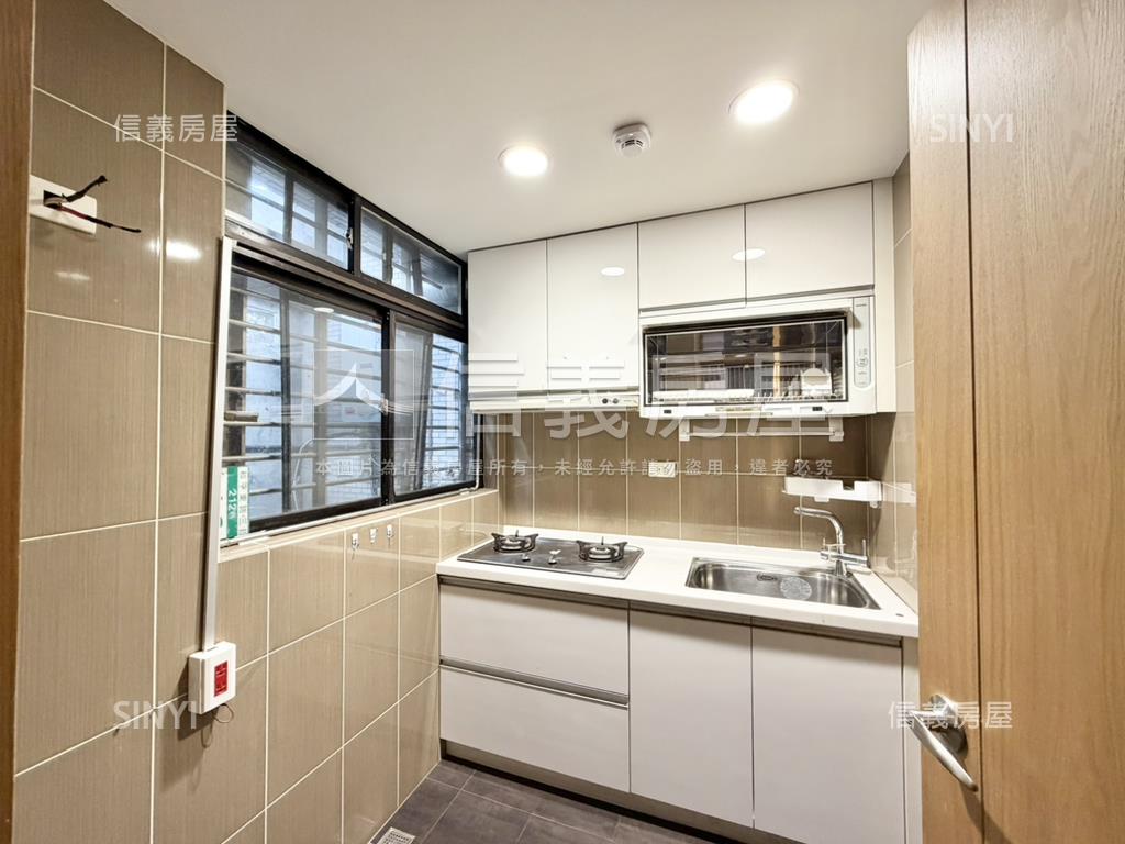 和平東２１２巷面寬金店面房屋室內格局與周邊環境