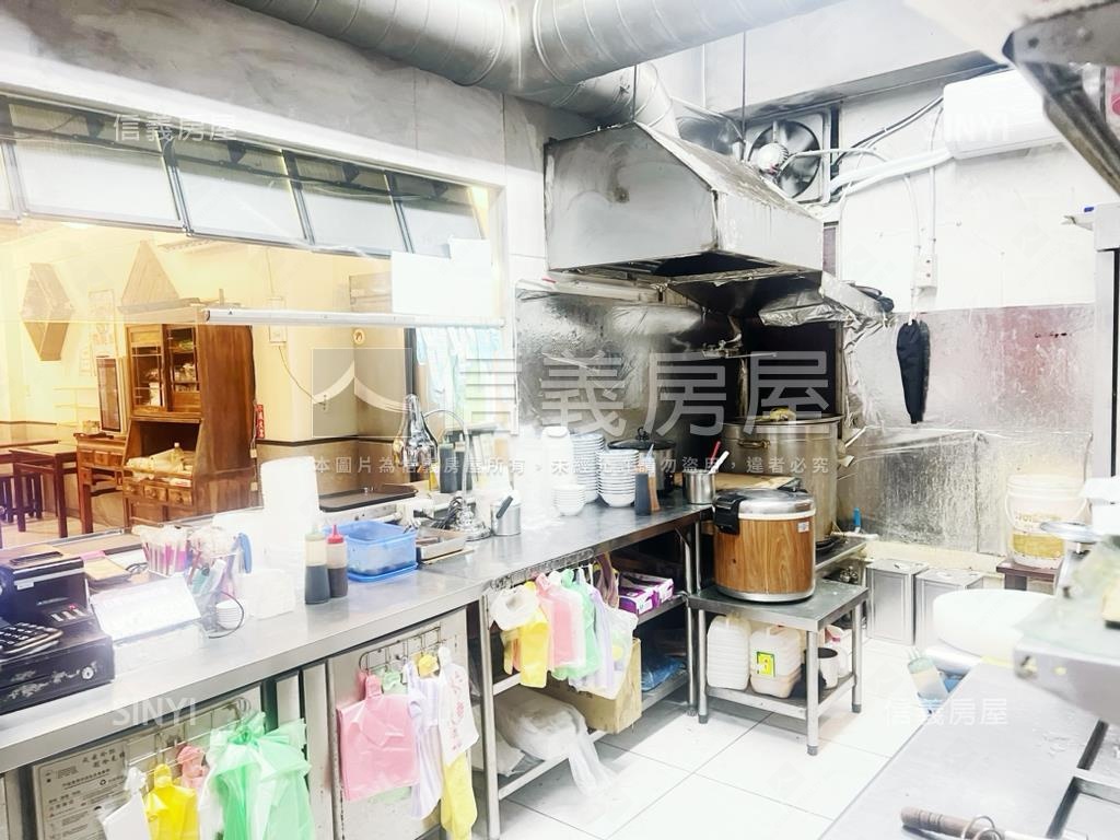 龍安燙金稀有店面房屋室內格局與周邊環境