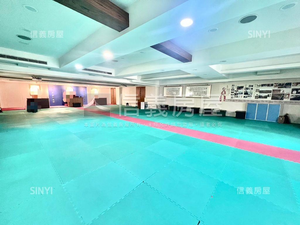 霸氣玻璃純辦單層獨戶房屋室內格局與周邊環境