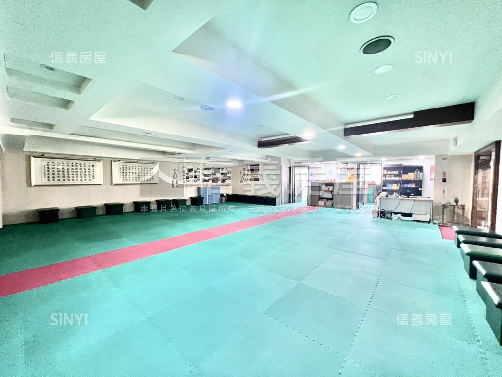 霸氣玻璃純辦單層獨戶房屋室內格局與周邊環境