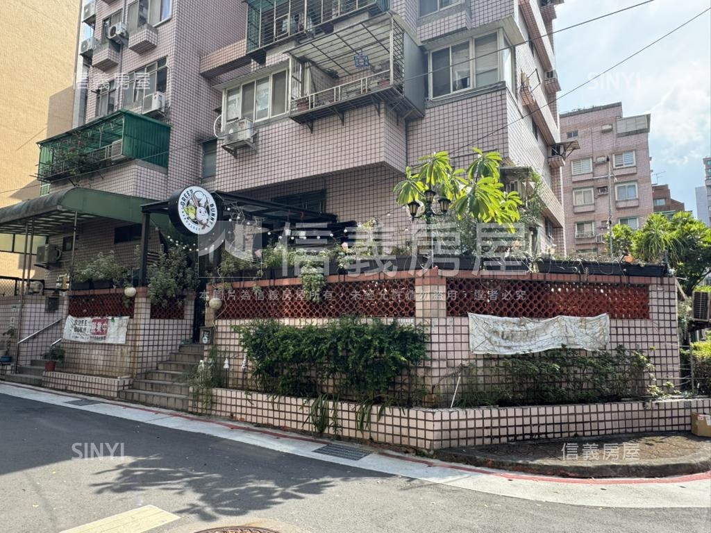 江南街邊間金店面房屋室內格局與周邊環境